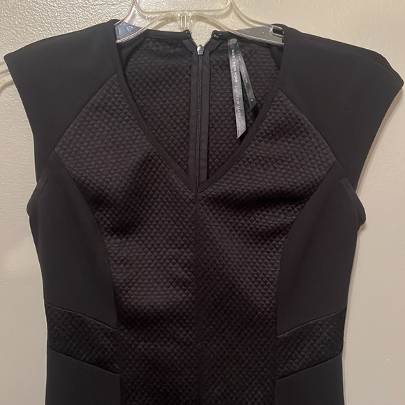 Marc New York Andrew Marc Sleeveless V-Neck Mid Length Dress Black Size 4 - Picture 3 of 8